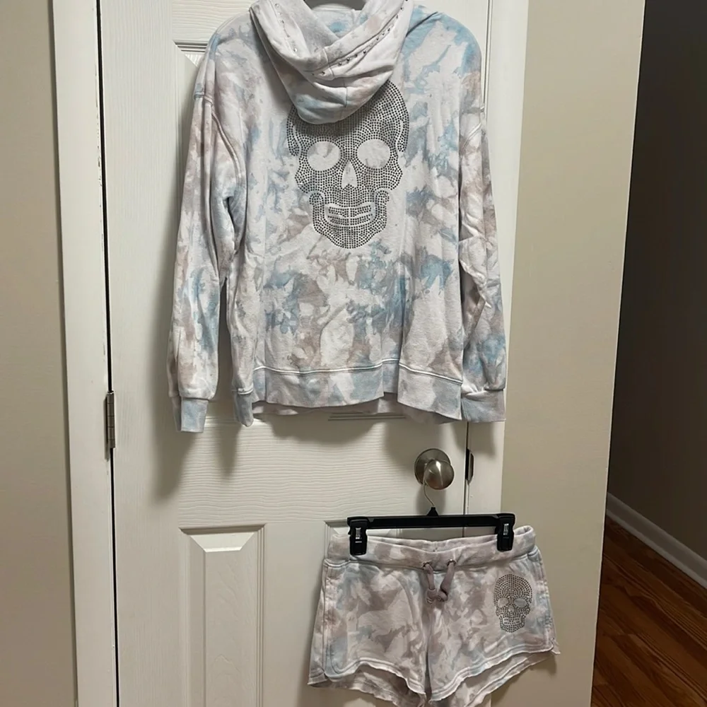 Size Medium 2 Piece Rhinestone Set - Picture 1 of 8